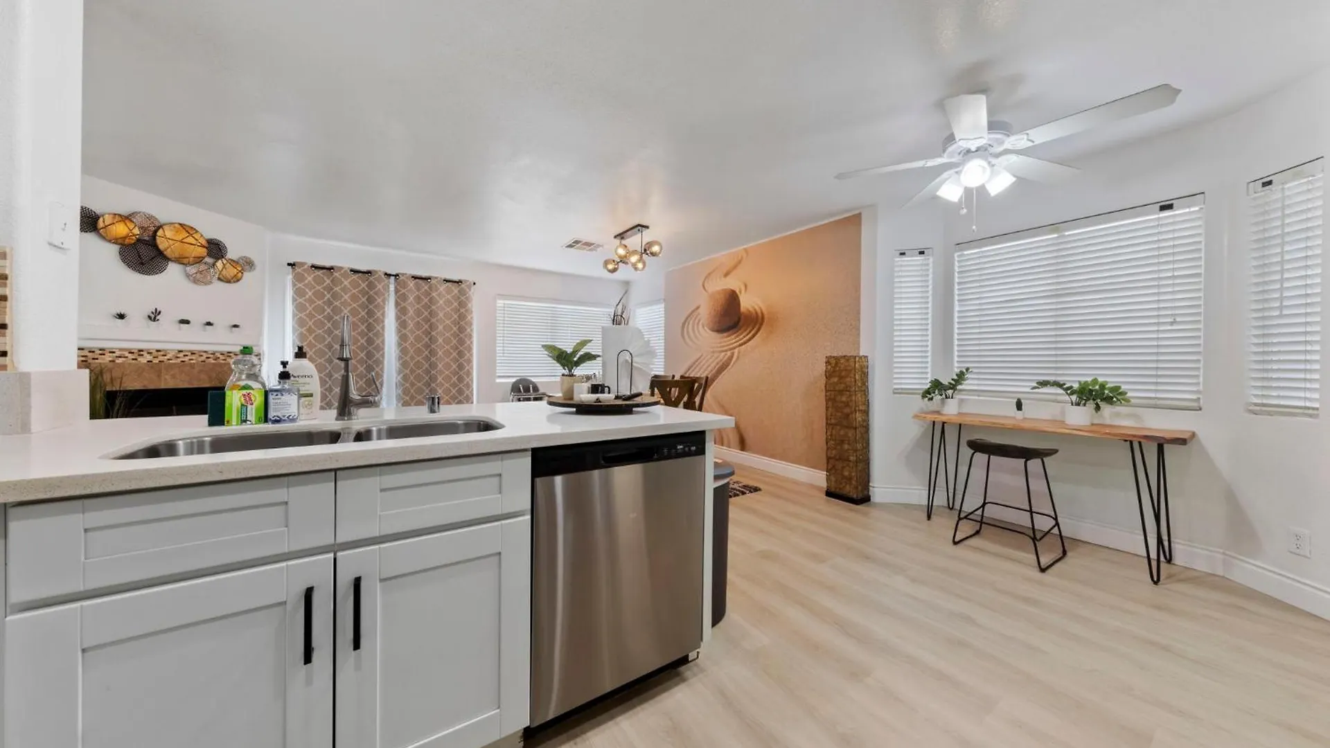 Zen - A Home Away From Home And In Heart Of لاس فيغاس